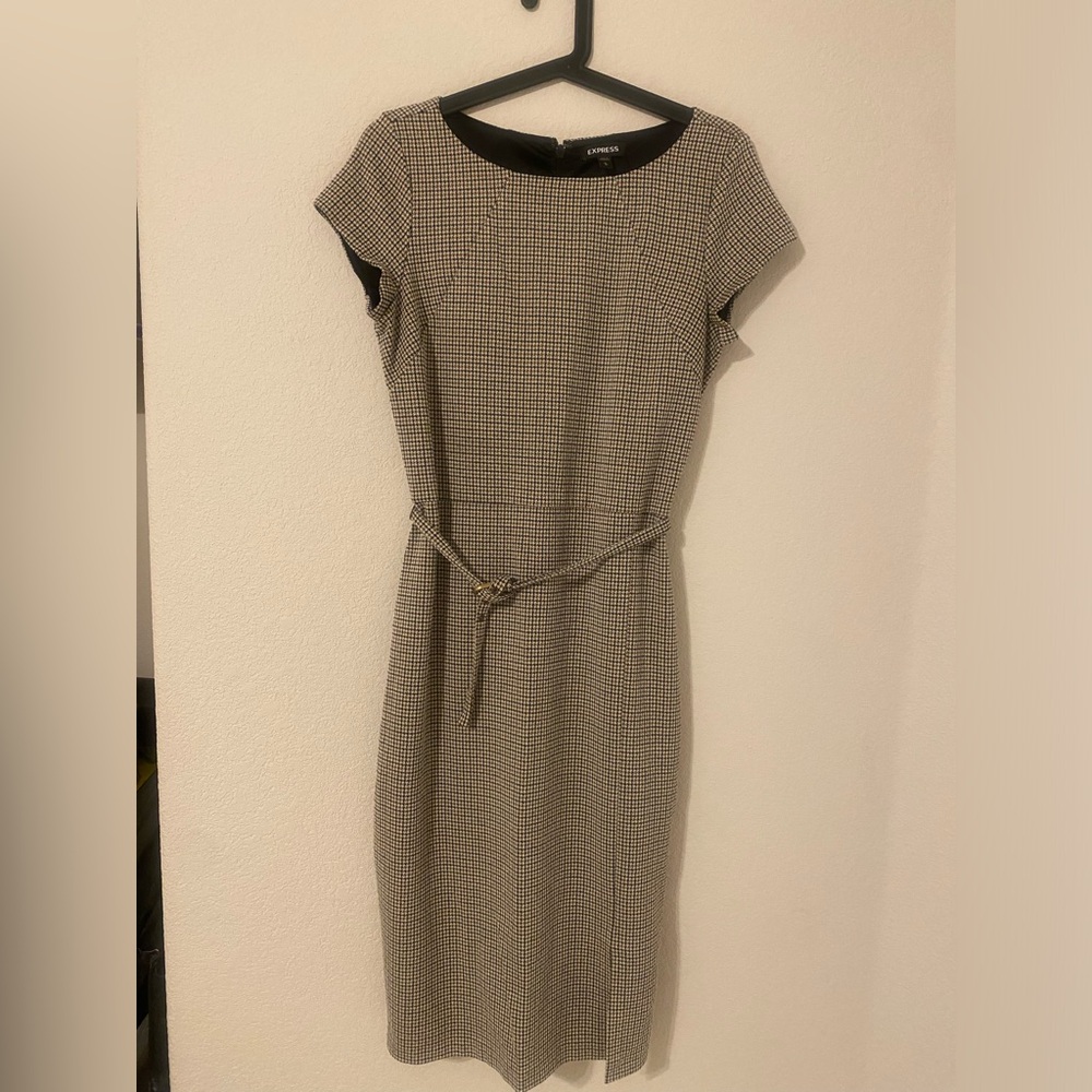 Express dress, ideal for office